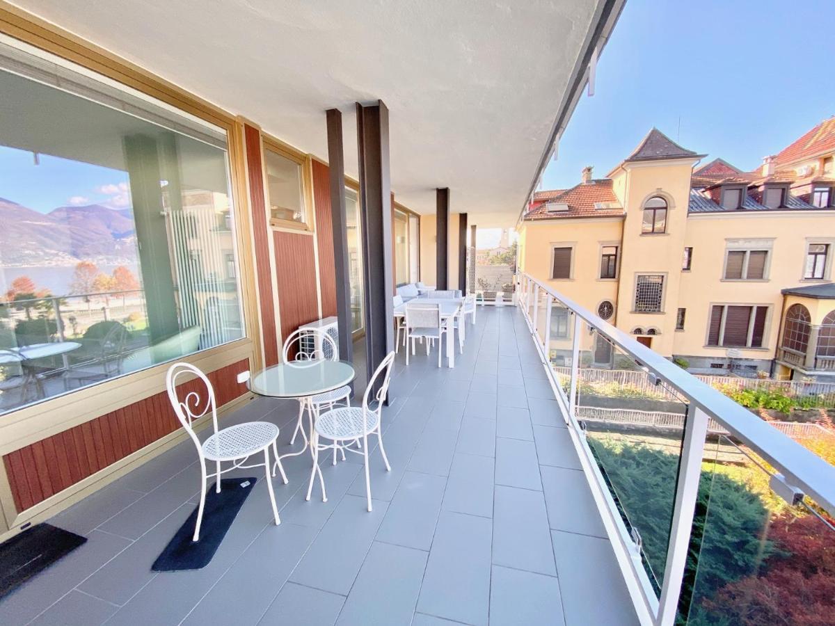 Appartamento Palazzo Di Vetro Luino Extérieur photo