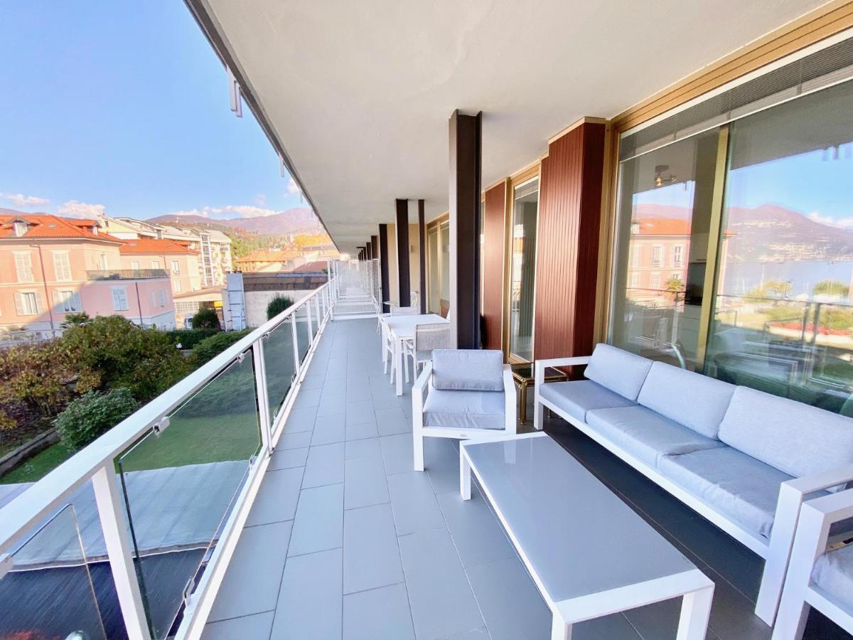 Appartamento Palazzo Di Vetro Luino Extérieur photo